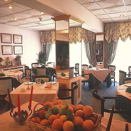 Jasmine Aparthotel 3*